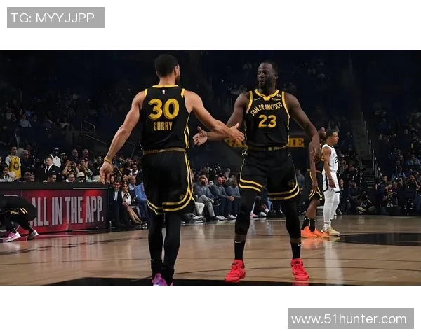 1415季后赛激战回顾灰熊勇士对决展现篮球魅力与团队精神 1415季后赛激战回顾灰熊勇士对决展现篮球魅力与团队精神