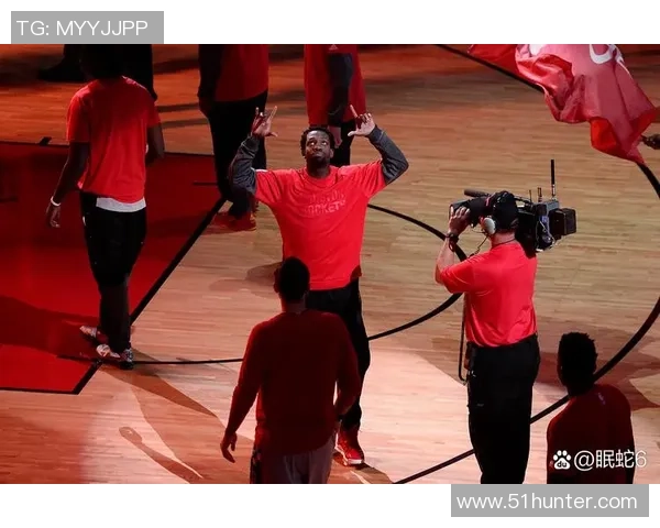 303快船与独行侠激战正酣球迷期待精彩对决与逆转时刻 303快船与独行侠激战正酣球迷期待精彩对决与逆转时刻