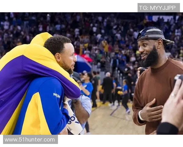 拉塞尔对决76人展现精彩篮球盛宴引发球迷热议